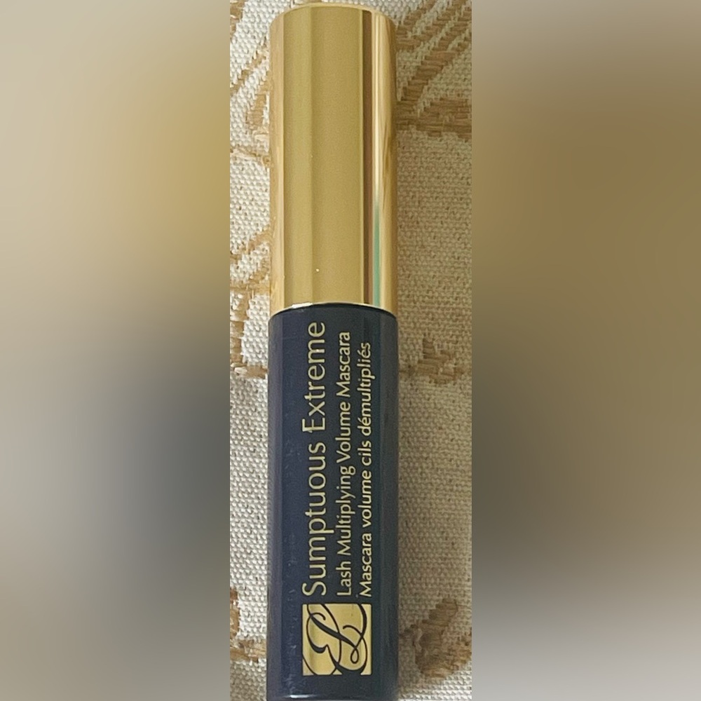 Estee Lauder Sumptuous Extreme Mascara